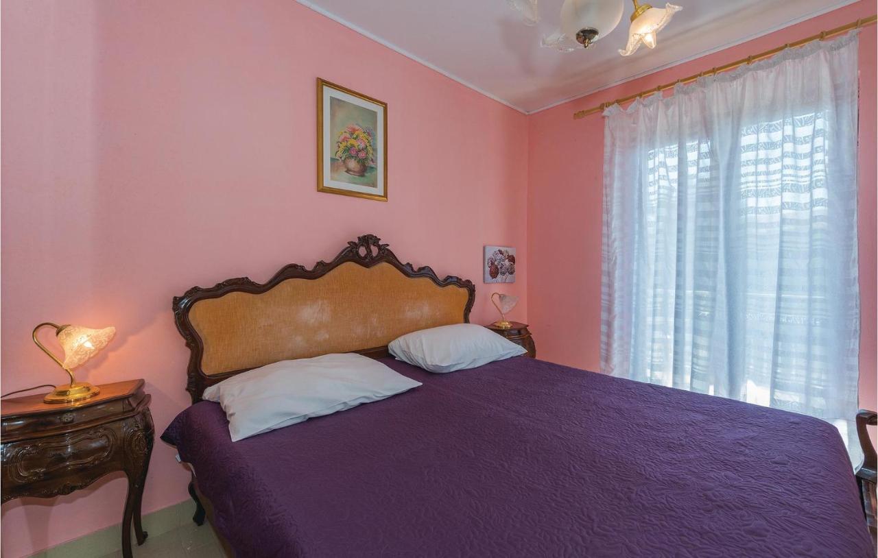 2 Bedroom Amazing Apartment In Rogoznica Rogoznica  Zewnętrze zdjęcie